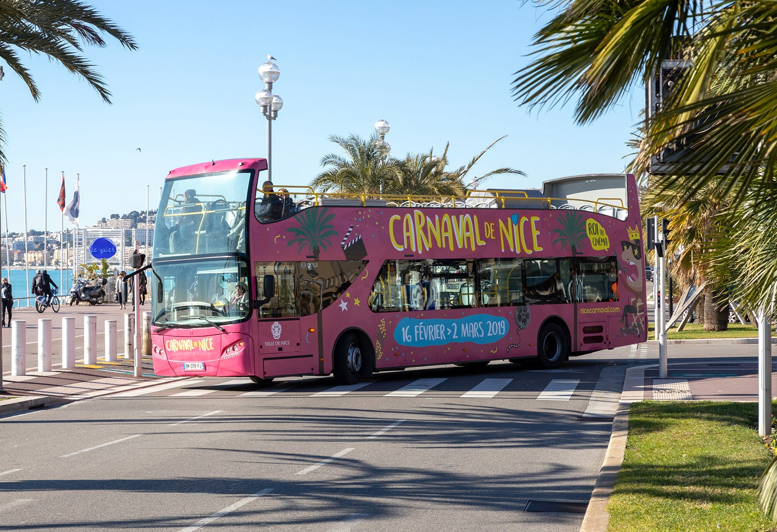 carnaval-nice-bus